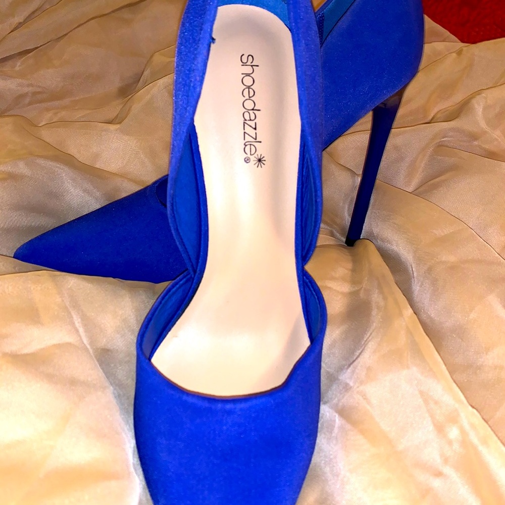 Cobalt blue pump